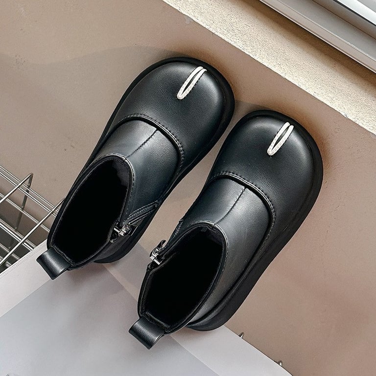 M044 Giày Bốt Bé Gái & Bé Trai Cổ Ngắn Da Mềm Mũi Tròn – Boots Trẻ Em Khóa Kéo Hông Tinh Tế Đế Đúc Êm Chân Đi Học, Đi Play, Du Lịch (Size 26 - 36)