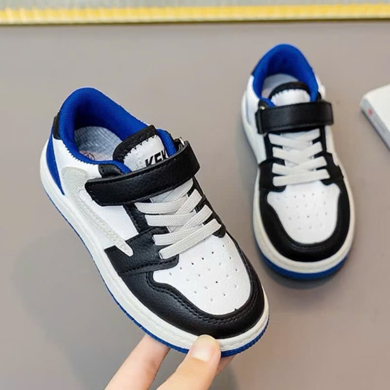 M001 Giày Thể Thao Trẻ Em Cổ Thấp Phong Cách Bóng Rổ – Sneaker Bé Trai & Bé Gái Phối Màu Đen Trắng Xanh Quai Dán Tiện Lợi Đi Học, Đi Chơi (Size 26 - 37)