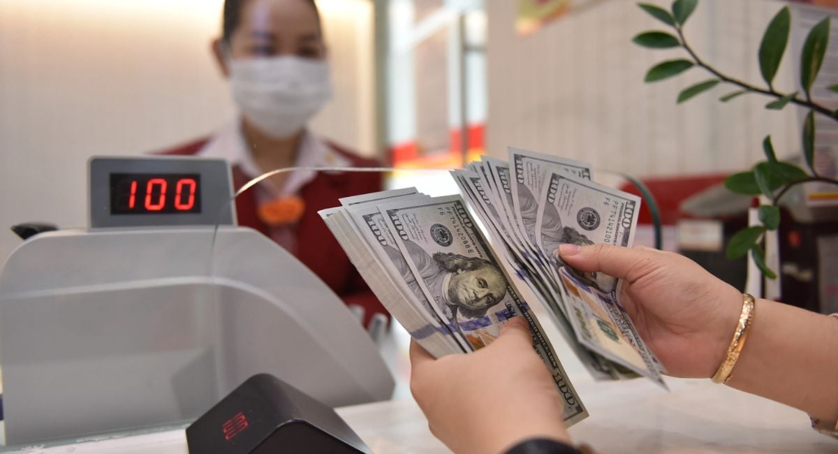 Mua ngoại tệ ở đâu trước khi đi du lịch?
