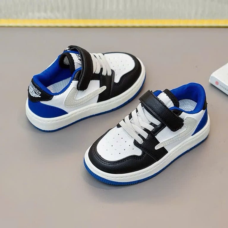 M001 Giày Thể Thao Trẻ Em Cổ Thấp Phong Cách Bóng Rổ – Sneaker Bé Trai & Bé Gái Phối Màu Đen Trắng Xanh Quai Dán Tiện Lợi Đi Học, Đi Chơi (Size 26 - 37)