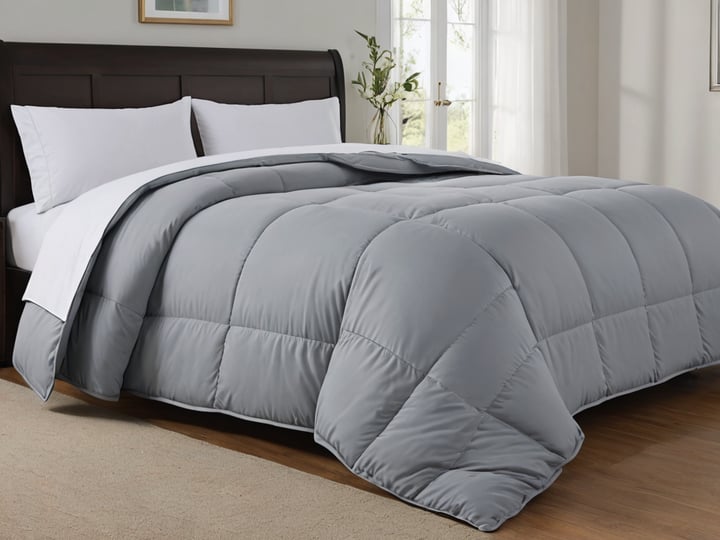Lightweight-Down-Comforter-1