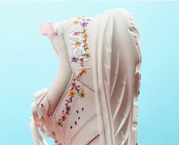 hoka-vibrant-bloom-bondi-l-shoes-in-nimbus-cloud-nimbus-cloud-size-m-13-w-14-7