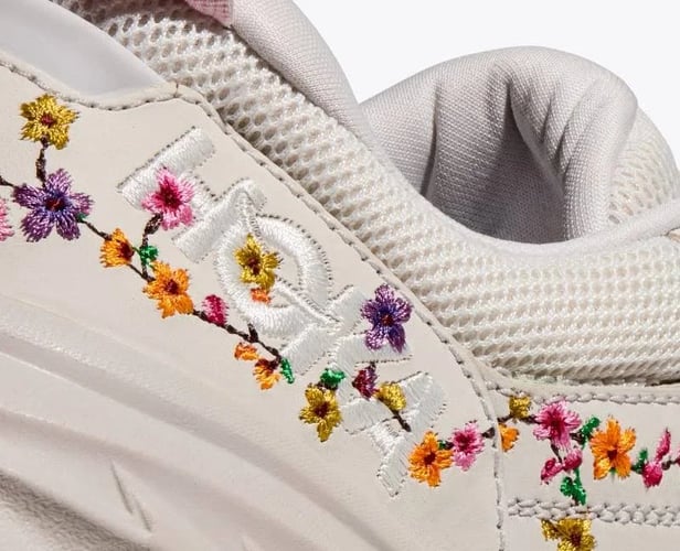 hoka-vibrant-bloom-bondi-l-shoes-in-nimbus-cloud-nimbus-cloud-size-m-13-w-14-9