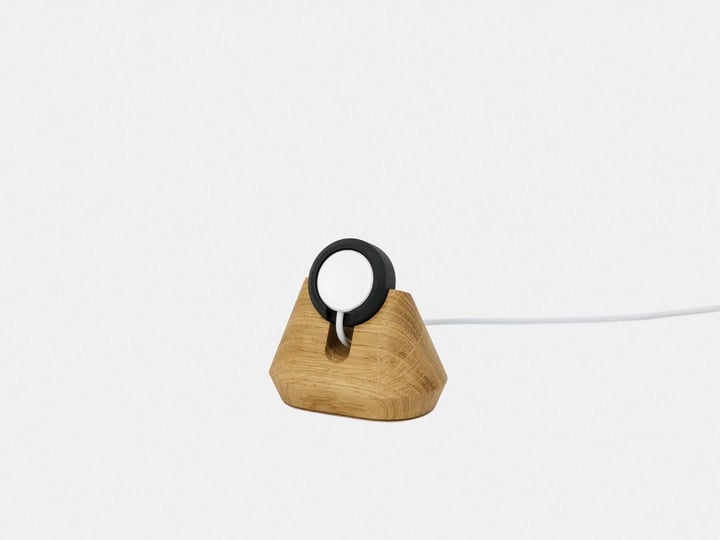 magnetic-charging-apple-watch-stand-docking-station-for-apple-watch-color-oak-oakywood-1