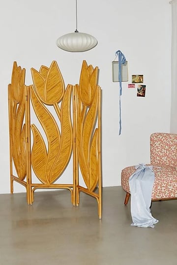 tulip-room-divider-screen-in-beige-at-urban-outfitters-1