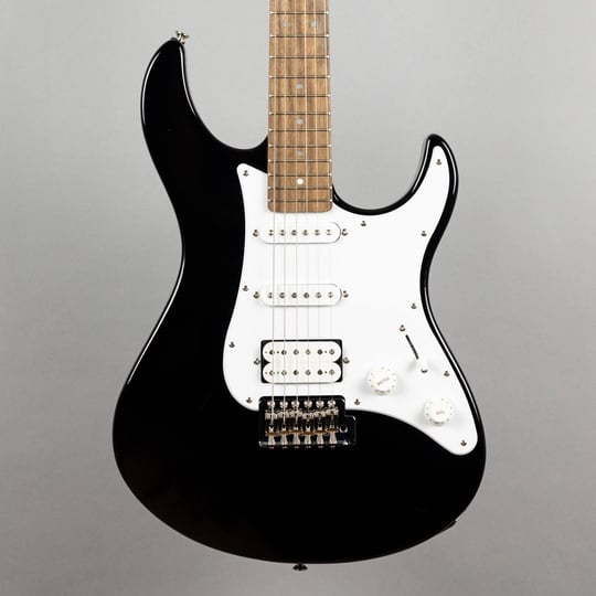 yamaha-pac012-pacifica-electric-guitar-black-1