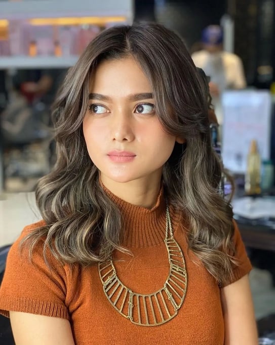 medium brown balayage