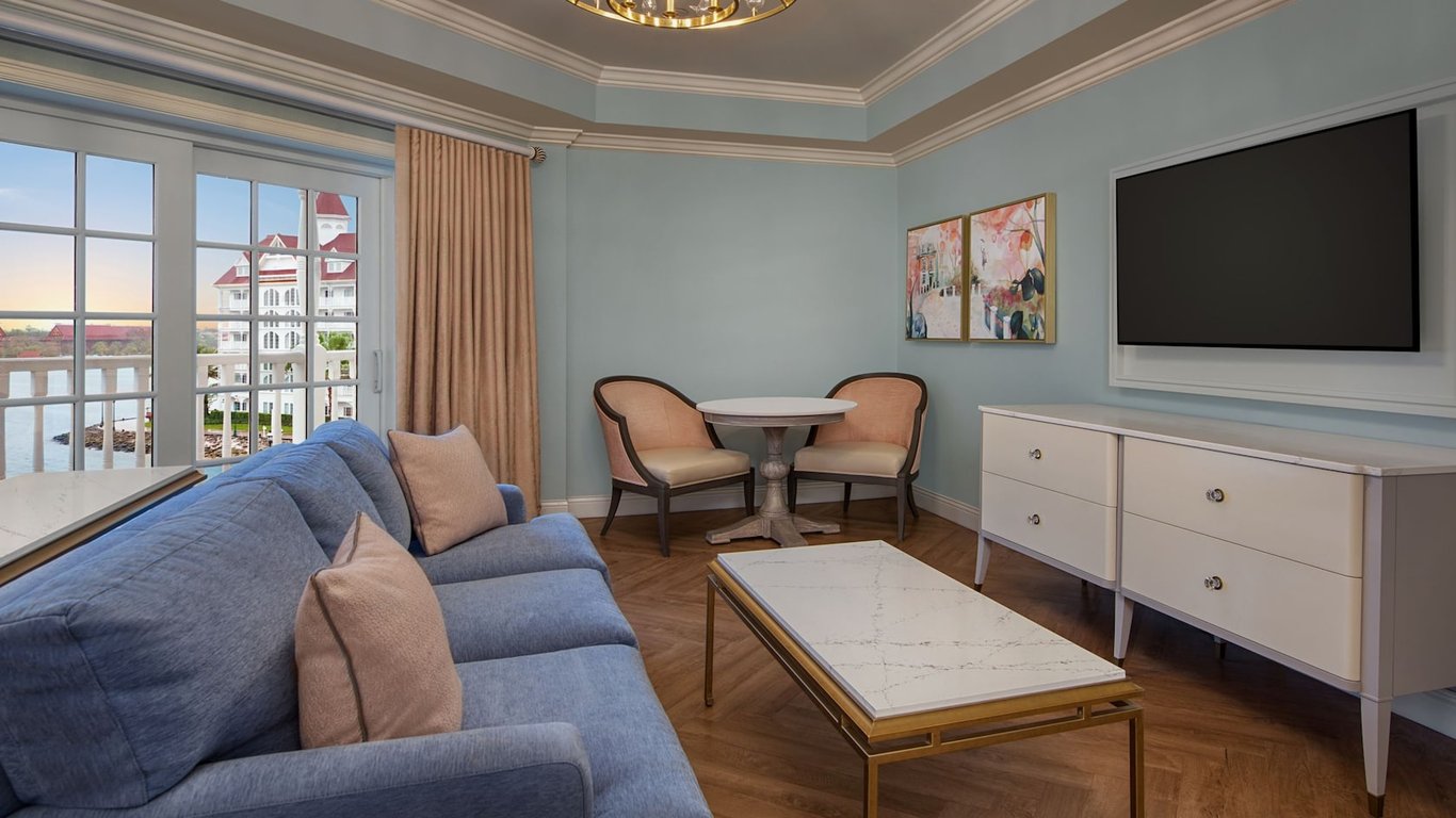 Deluxe Room - Club Level