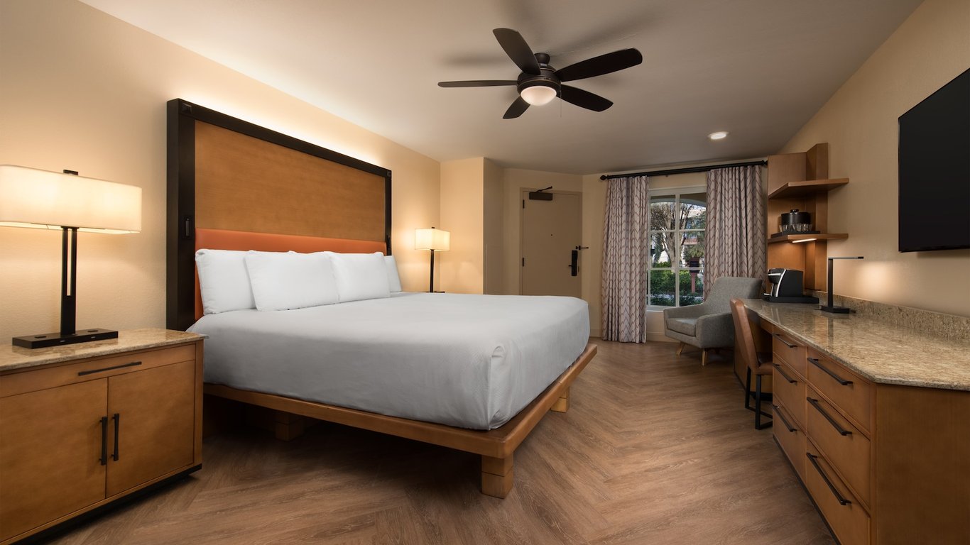 Village - Preferred Room - King Bed