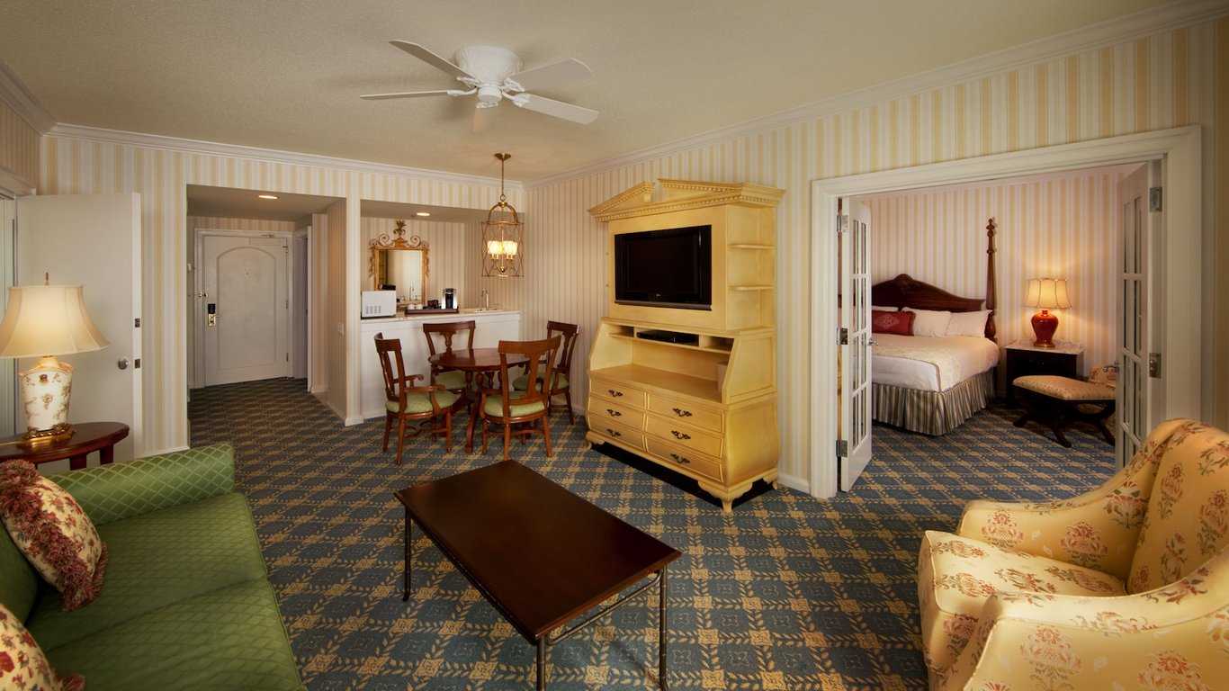 2 Bedroom Suite - Club Level