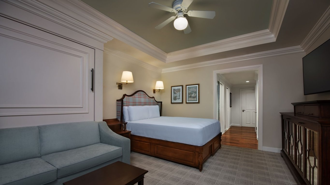 Deluxe Studio - Preferred View