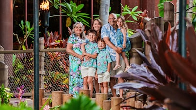 Signature Portrait Session: Disney's Polynesian Village Resort thumbnail