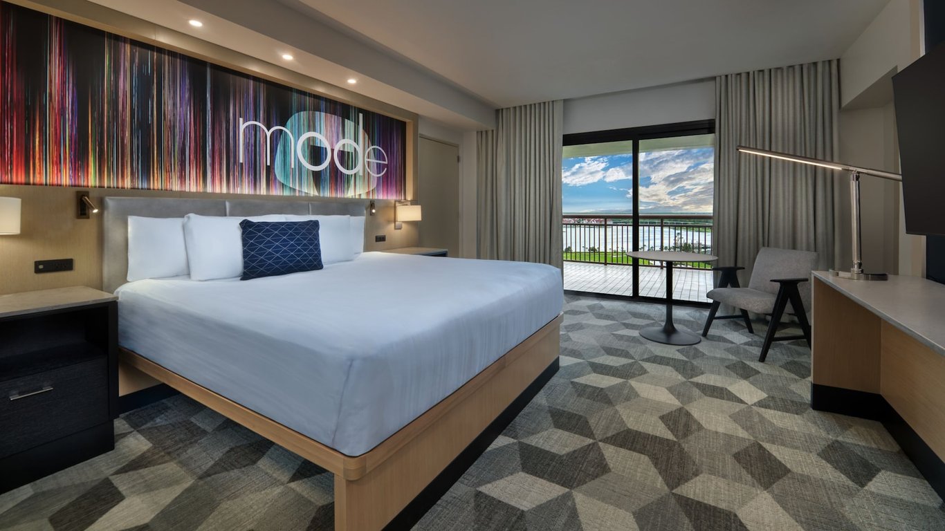 Resort View - King - Club Level