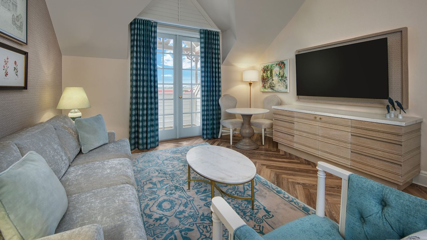 2 Bedroom Suite - Club Level