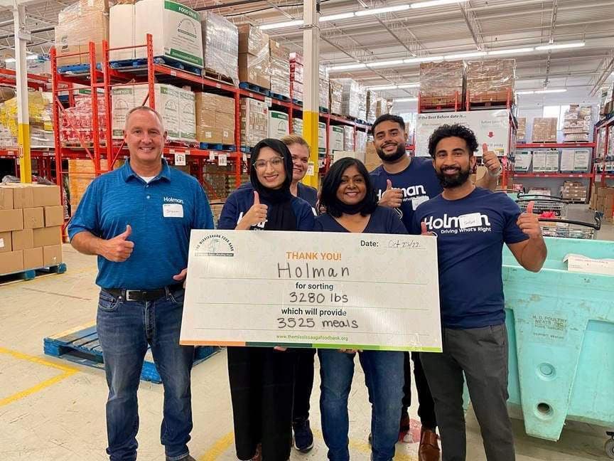 2022DaysOfCaring-MississaugaFoodBank-edited