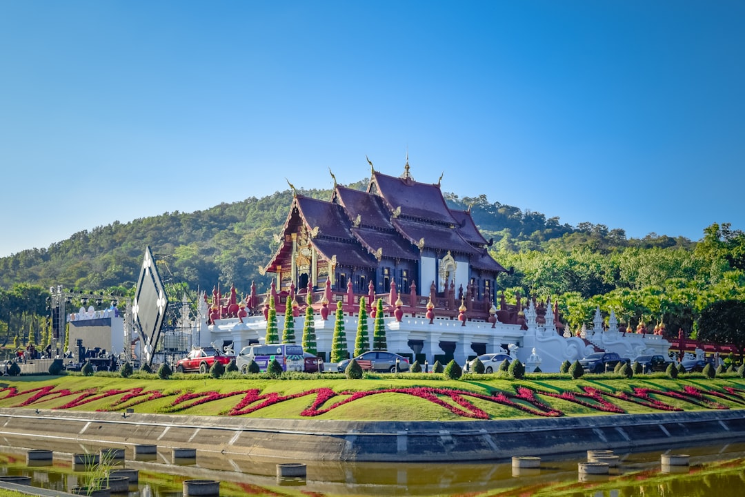 Malowniczy widok na świątynie Chiang Mai