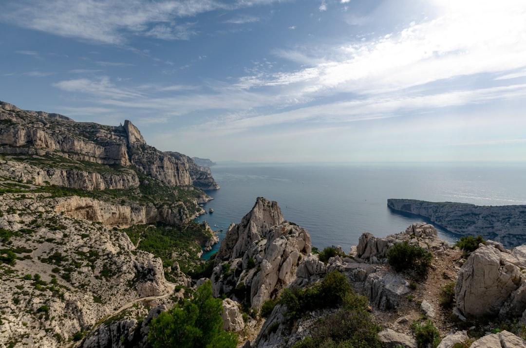 Marseille im Frühling: Ein Reiseführer zu Küstenkultur & Calanques