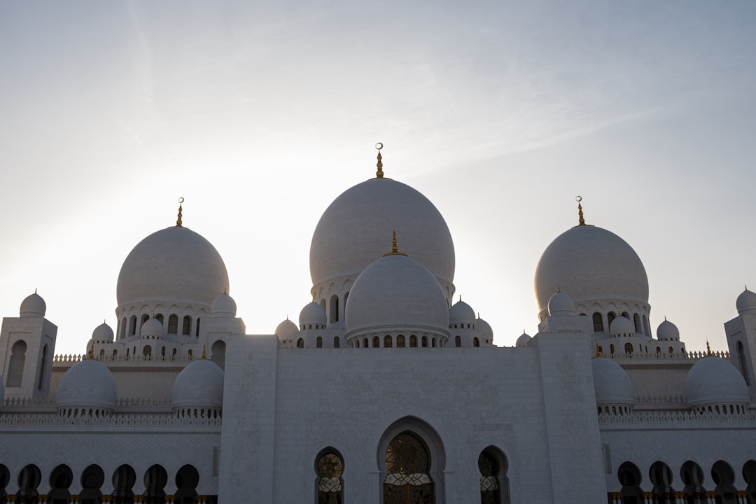Beyond the Glitter: Unearthing Abu Dhabi's Hidden Gems & Local Secrets
