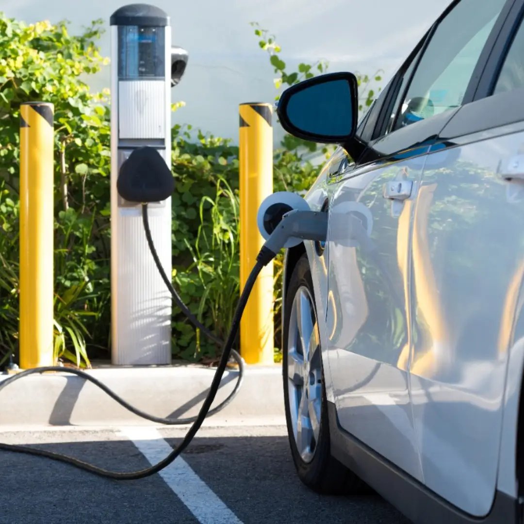Fake News : Trop peu de bornes de recharge électrique ?