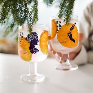 고블렛 잔의 이미지