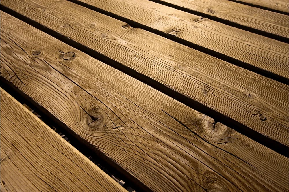 Treated-Lumber-Wood-Cracks