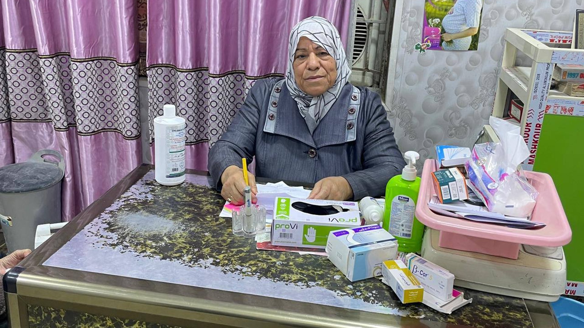 دكتورة مسعودة.. طبيبة في الفلوجة تستقبل مريضات الأنبار مجاناً وتتكفل حتى بالعلاج