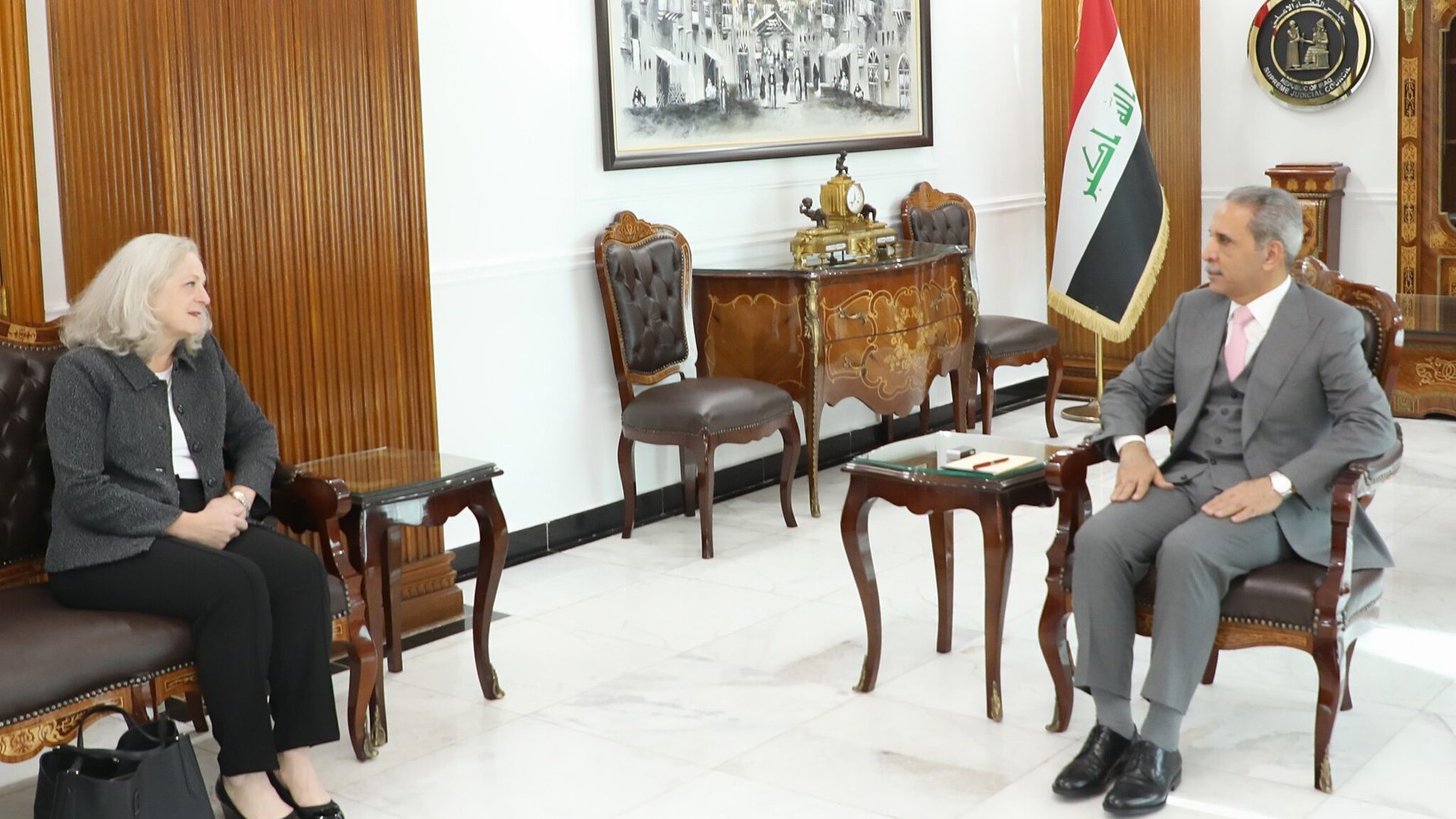 بيان مقتضب: القاضي زيدان التقى السفيرة رومانوسكي في بغداد
