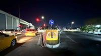 صور ليلية من شوارع كركوك: العلامات المرورية بالطاقة ال...