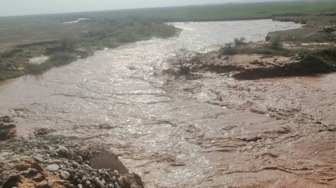 صور: السيول الإيرانية أحيت أنهار “سراق وجزمان” وتم توجيه المياه لري حقول واسط