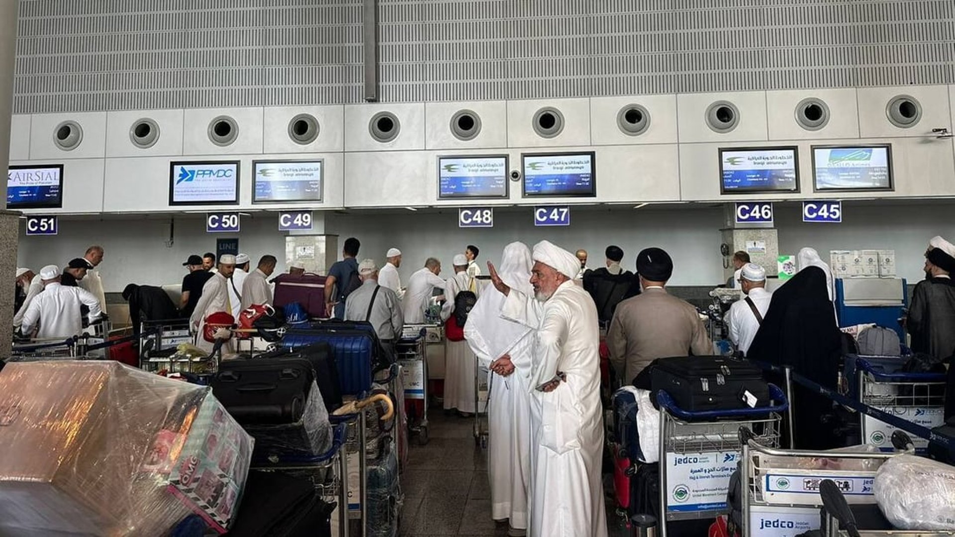 Iraqi pilgrims begin return journey from Saudi Arabia