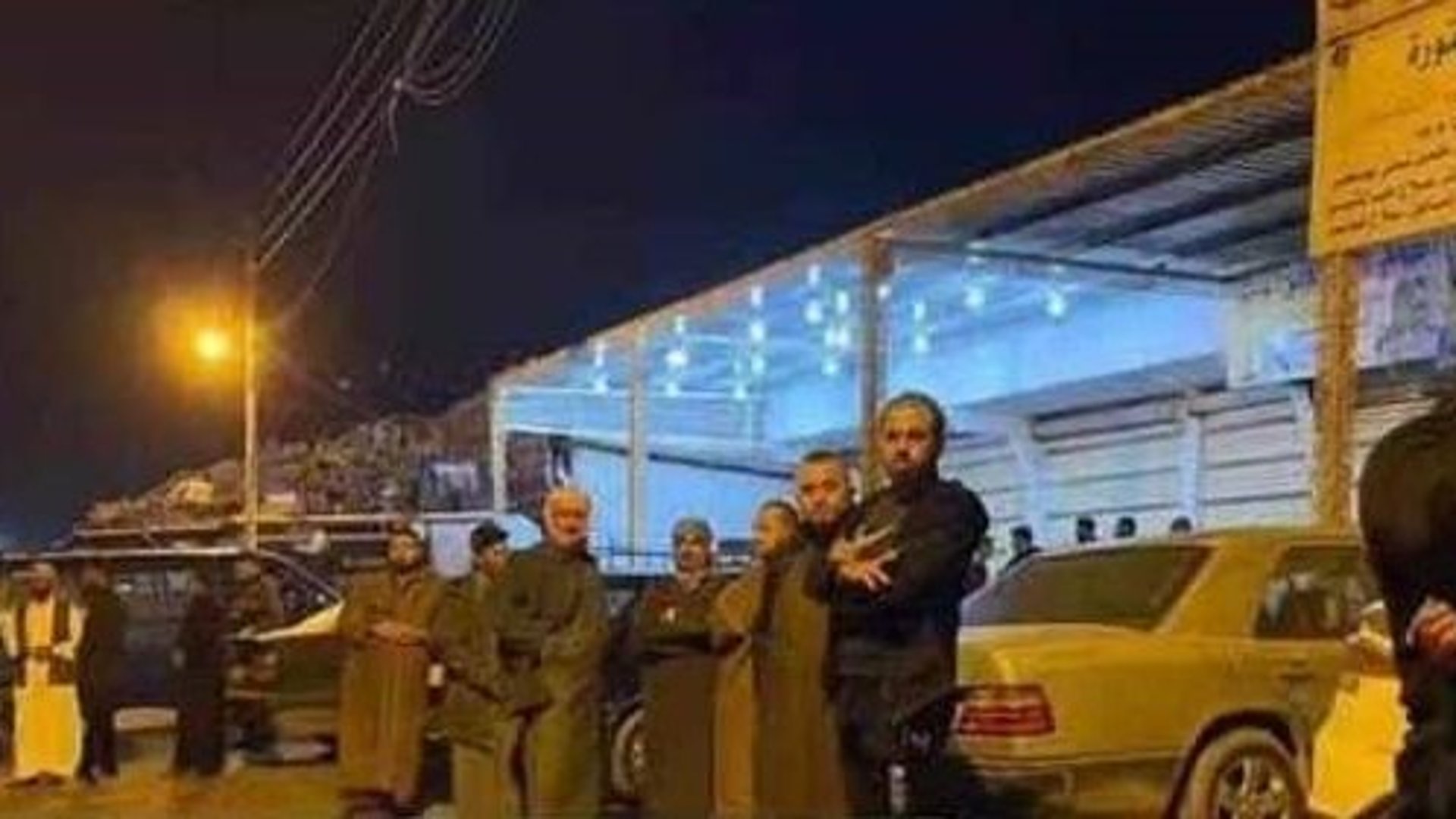صورة مرشح تقتل شاباً في أبو غريب قبل قليل