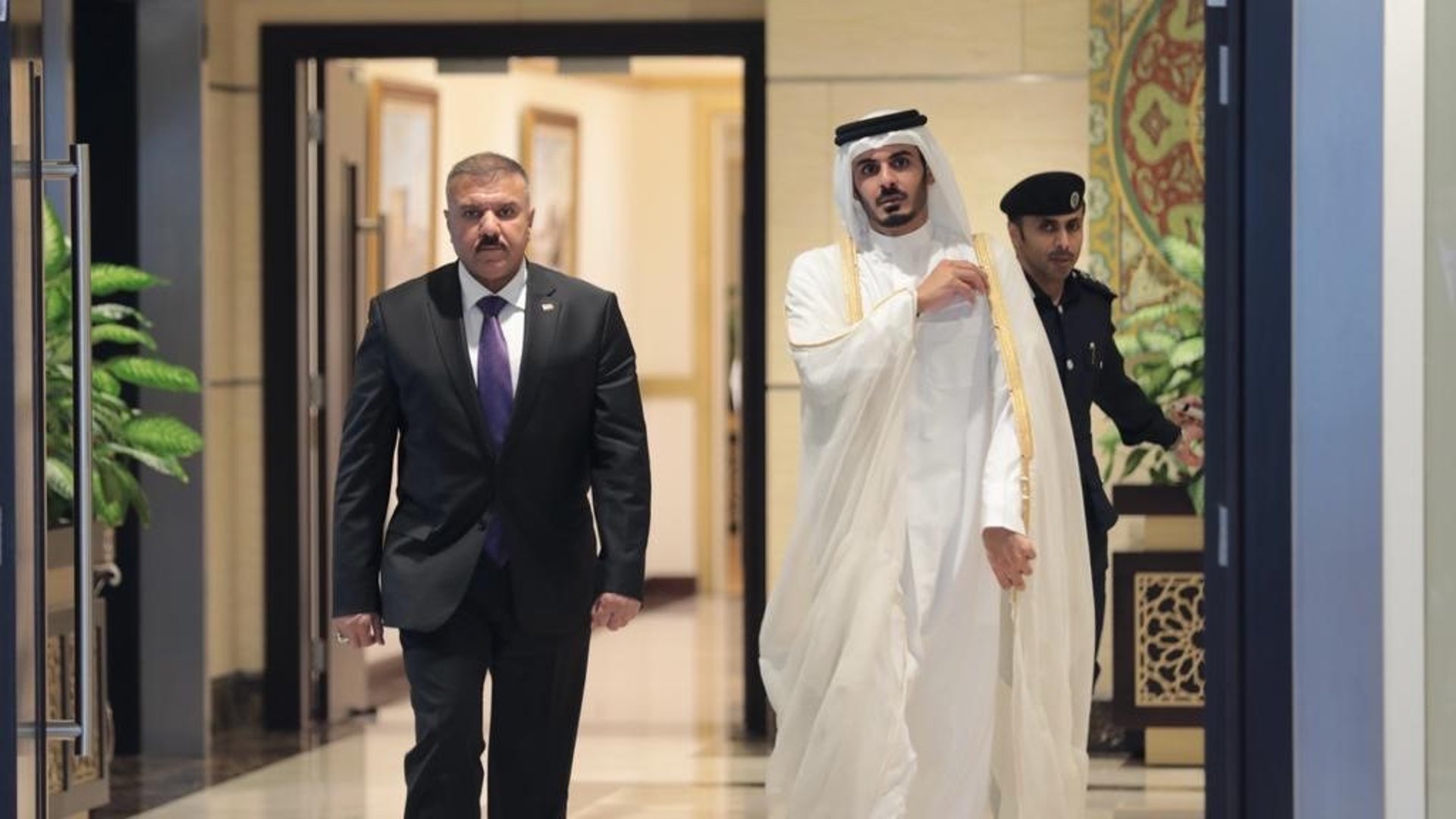 صور من الدوحة: وزير الداخلية العراقي وخليفة بن حمد يوقعان محضراً للتعاون الأمني