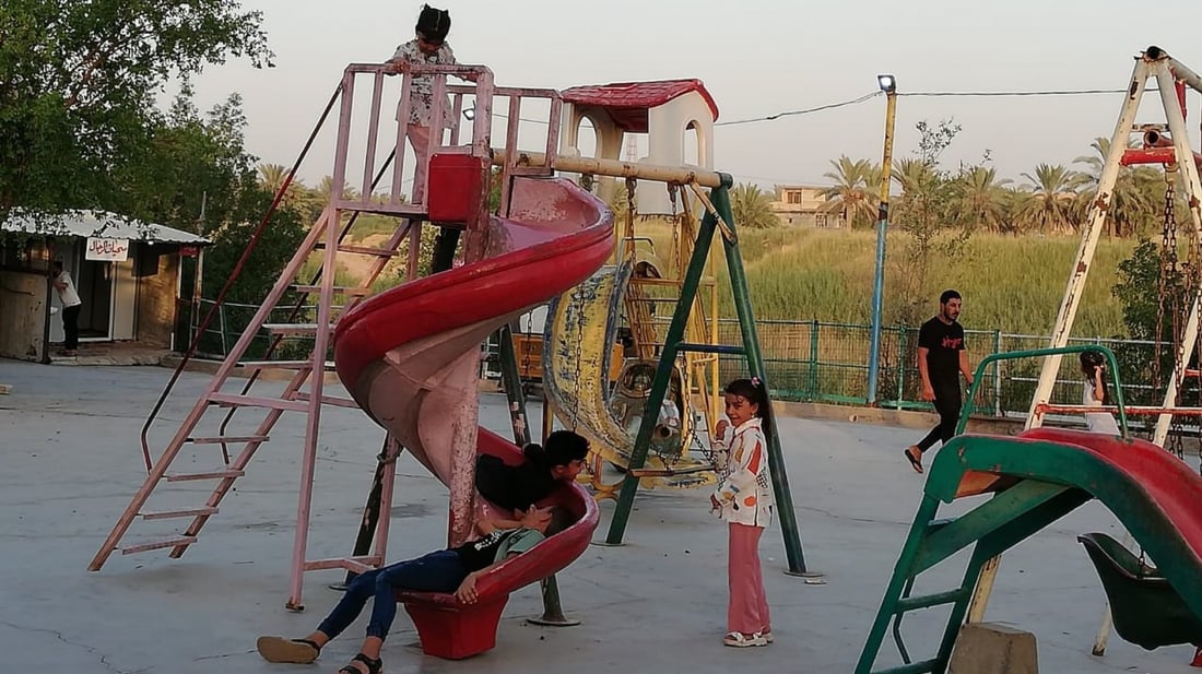 المراجيح متهالكة وخطيرة.. الولداية شرق بغداد تطلب ألعاباً جديدة للحديقة الوحيدة