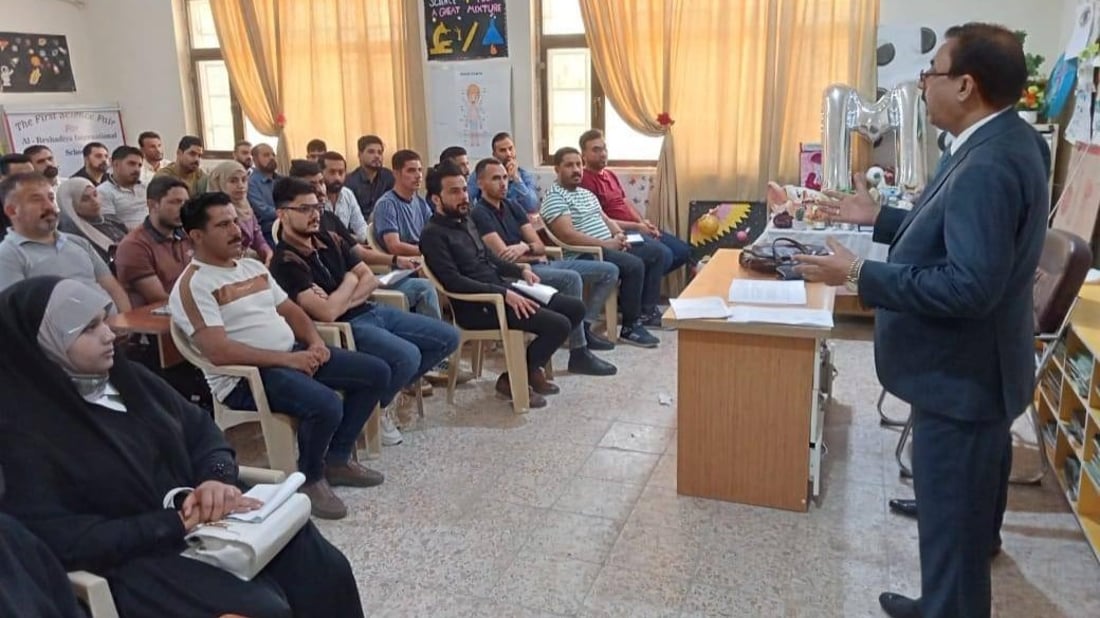 الموظفون الجدد في العراق يتدربون على أصول الإدارة.. تجربة من الزبير (صور)