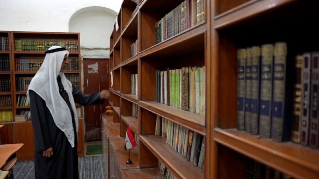 صدام أخذ مخطوطات الإمام علي من مكتبة الزبير وهنا نام رئيس الجامعة العربية (فيديو)