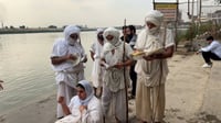 فيديو: صابئة بغداد لبسوا الأبيض وغطسوا في دجلة.. الملائ...