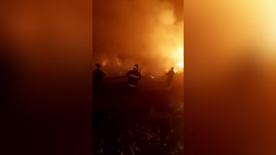 فيديو: نيران الحرائق تسبق مزارعي النجف إلى حقول الحنطة.. ثاني حادث خلال ساعات