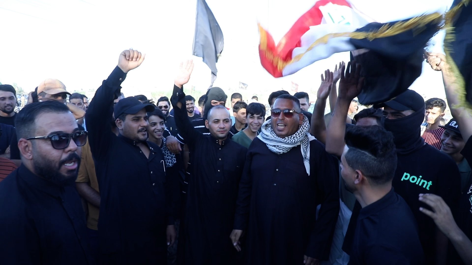 فيديو: الديوانية لا تهدأ.. آل حمد طوقوا المحطة الكورية وأمهلوا المحافظ 48 ساعة