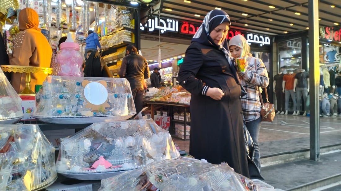 صور: كائنات “MBC” تزاحم الفوانيس في أسواق بغداد الجديدة لإكسسوارات رمضان