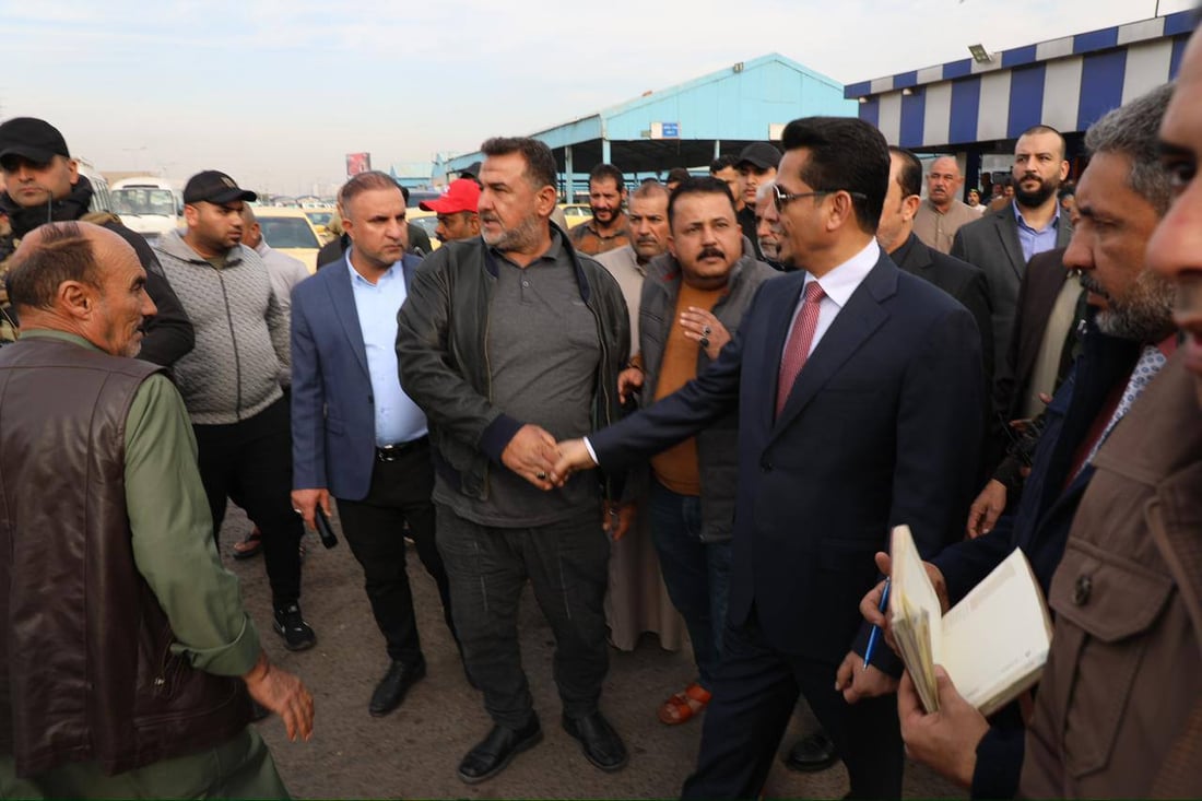 صور: وزير النقل يتجول في كراج العلاوي ويوجه بالتحقيق في الأموال المهدورة