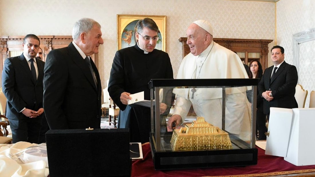 الرئيس رشيد يلتقي بابا الفاتيكان: العراق حريص على ترسيخ الديمقراطية والتعددية