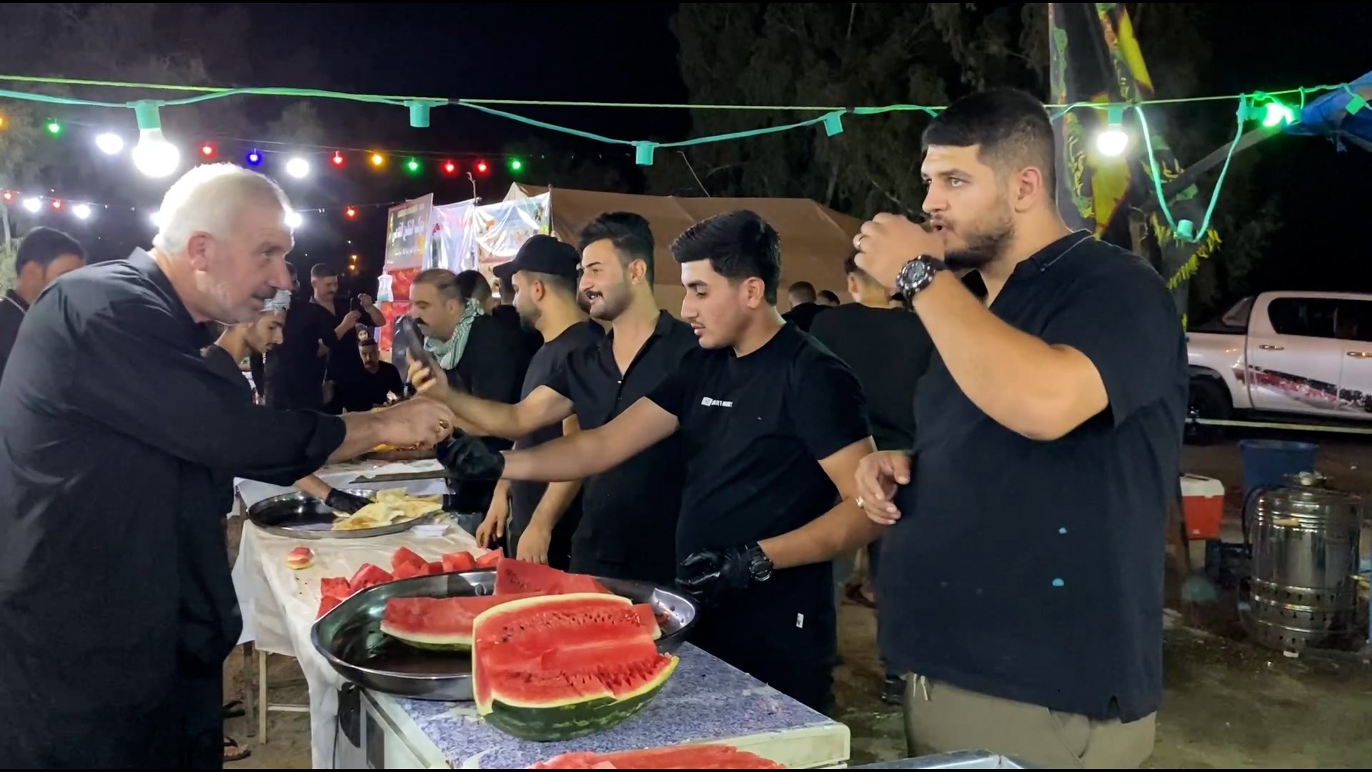 لە خانەقین دەیان هەزار ژەمی خۆراک بەسەر زیارەتکاراندا دابەش دەکرێت