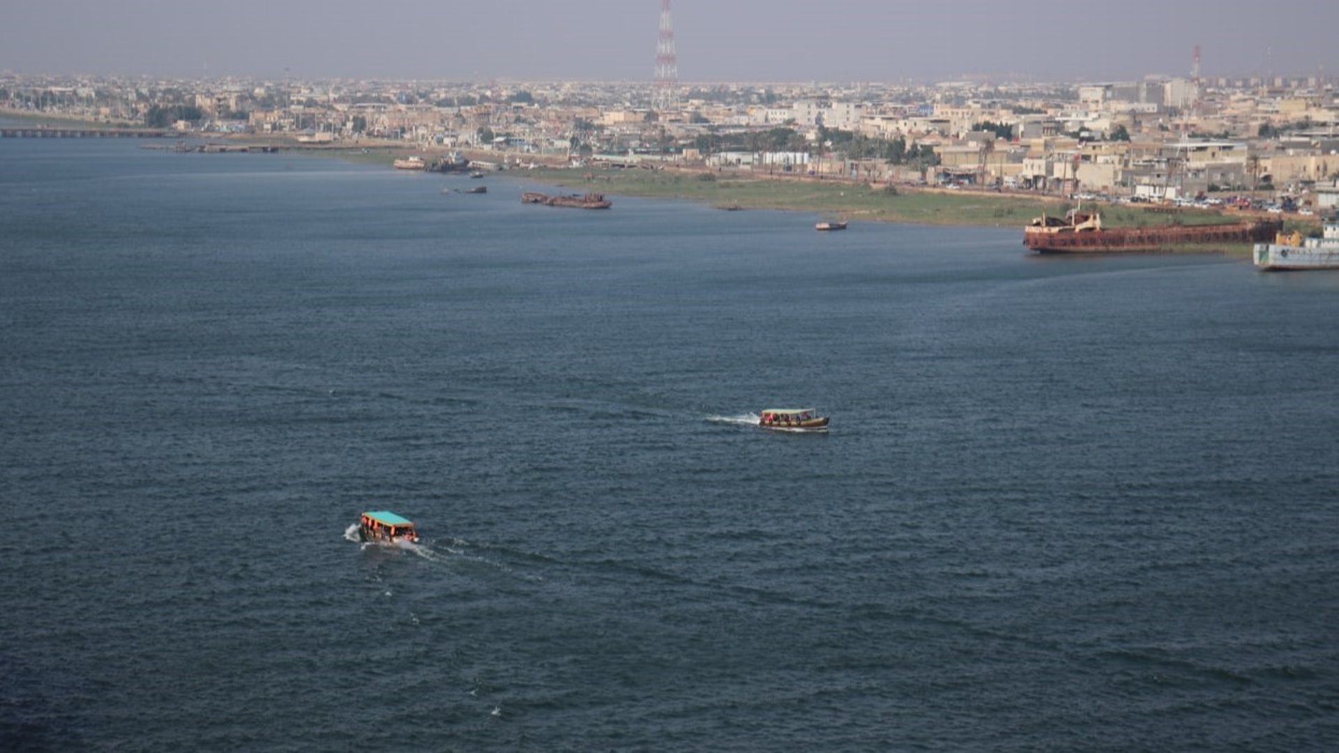 حال البحر: موج معتدل ورياح شمالية شرقية على شواطئ العراق في البصرة غداً الخميس