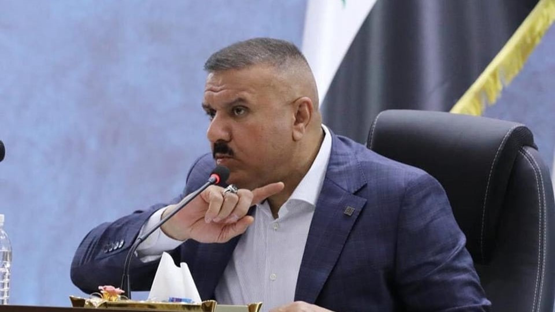 وزير الداخلية يحيل ضابطين إلى التقاعد بتهمة الإساءة لسلك الشرطة