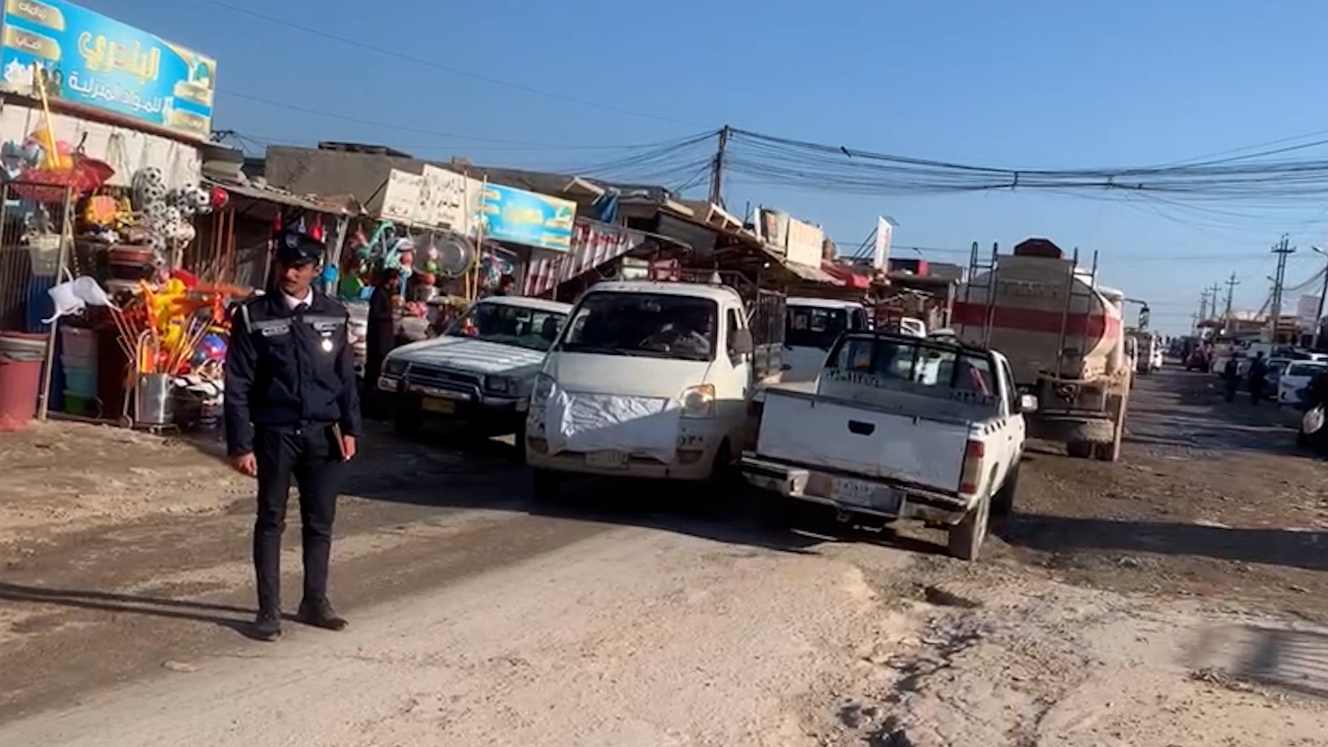 فيديو: نزول أول شرطي مرور في سوق عوينات شرقي ربيعة 