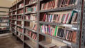 لا تهجروها يا أهل “كرمة بني سعيد”.. فيديو من المكتبة العامة وآلاف الكتب المهمة