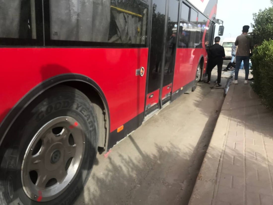 النقل في بغداد: الباص الأحمر “مجرّش”.. ولا أحد يريد “الكيات” لولا ضعف الشبكة