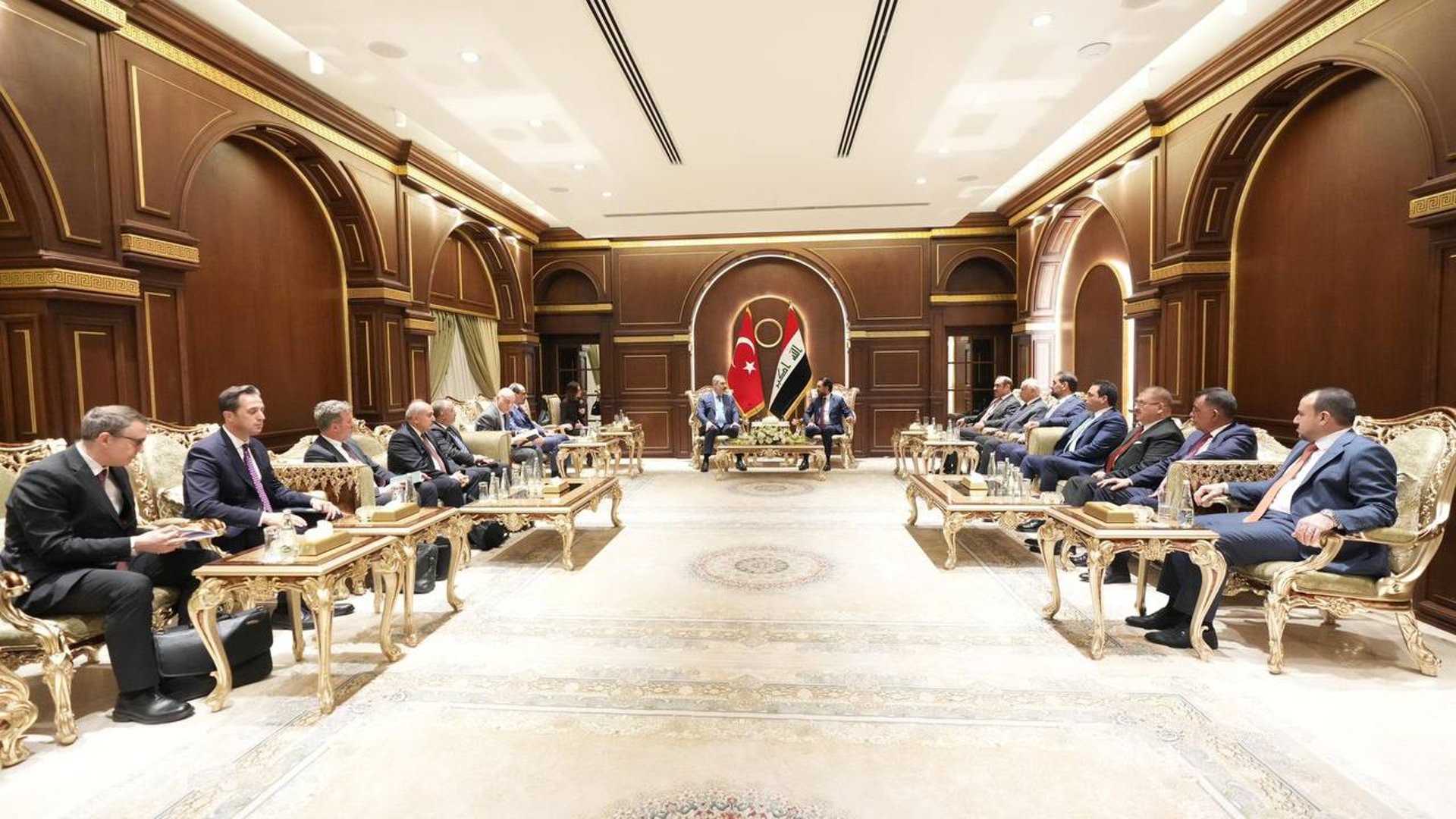 الحلبوسي يلتقي وزير الخارجية التركي في بغداد