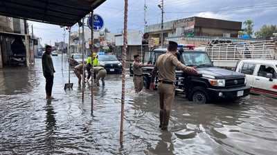 صور من داقوق الآن: الأمطار أغرقت السيارات واجتاحت المنازل وأسقطت أعمدة الكهرباء