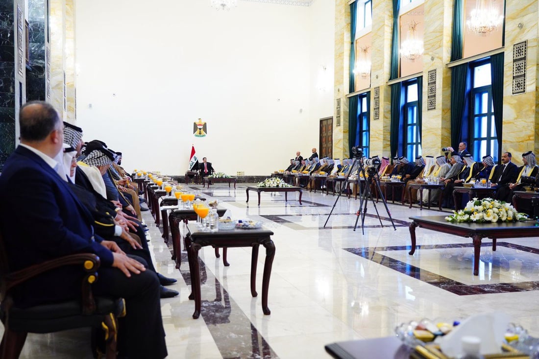 (صور) وجبات عديدة.. وزراء وضباط وعشائر في مكتب السوداني أول يوم العيد